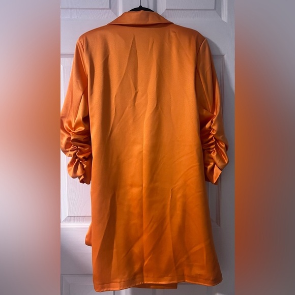 Boohoo Orange Premium Satin Blazer Dress With Gathered Sleeves - Picture 6 of 6